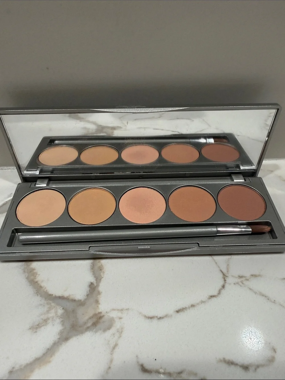 Neutral Brown Cream-to-Powder Concealer Palette - 5 Shade Corrector / corrector